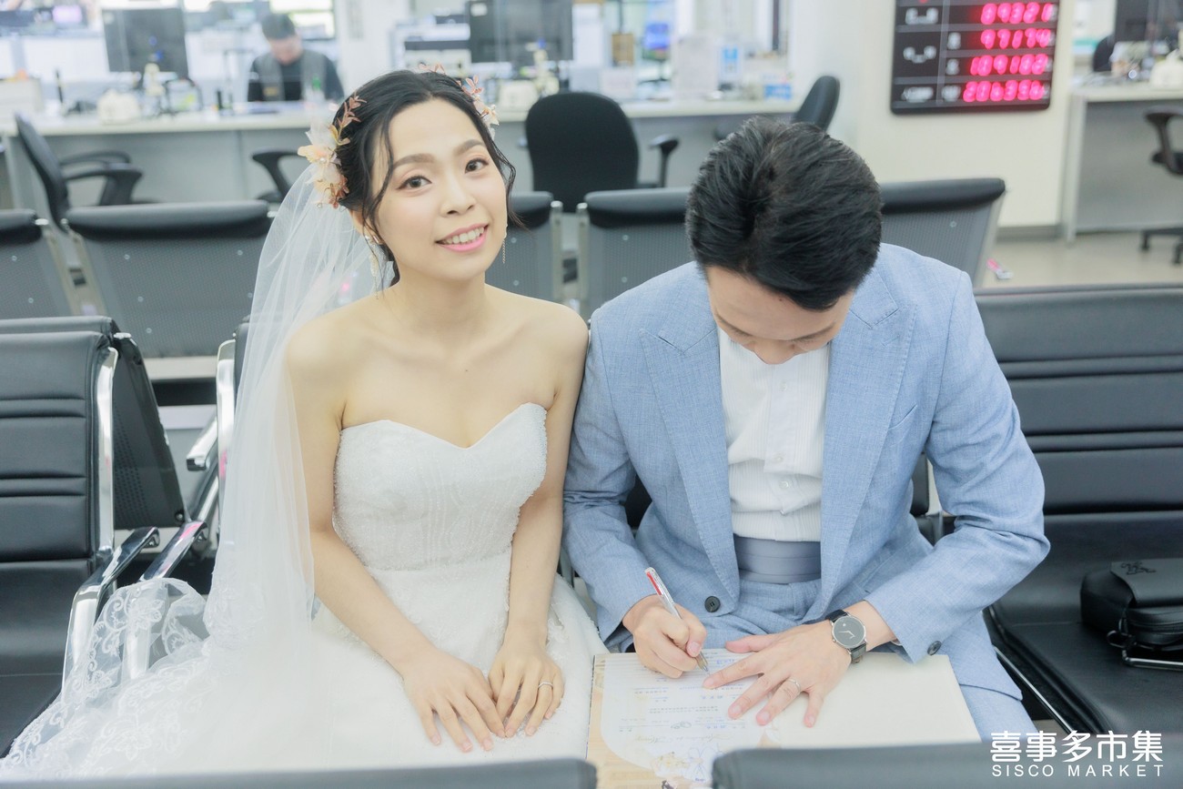 結婚登記攝影dcard,結婚登記攝影費用,結婚登記攝影台北,結婚登記拍攝,2小時註冊攝影,註冊攝影價錢,登記婚寫真,結婚登記攝影,結婚登記攝影桃園,結婚登記攝影台中,結婚登記攝影台南,結婚登記攝影高雄,登記拍照方案,結婚登記攝影推薦